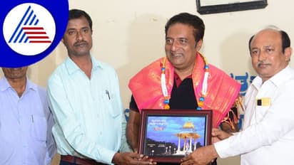 ಪ್ರತಿಯೊಬ್ಬರೂ ಸರ್ಕಾರದ ಮಾರ್ಕ್ಸ್ ಕಾರ್ಡ್‌ ಕೇಳಬೇಕು: ಪ್ರಕಾಶ್‌ ರಾಜ್‌