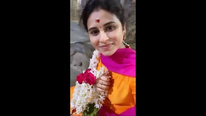 திடீர் என கோவிலுக்கு விசிட் அடித்த விஜய் டிவி சீரியல் ஹீரோயின்கள்..! வைரலாகும் போட்டோஸ்..!