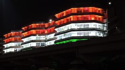 త్రివర్ణభరిత వెలుగులతో మెరిసిపోతున్న తెలంగాణ చారిత్రక కట్టడాలు, ప్రభుత్వ కార్యాలయాలు (ఫోటోలు) 