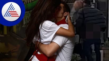 Public Sex: ಪಬ್ಲಿಕ್ ಪ್ಲೇಸ್ ನಲ್ಲಿ ಲೈಂಗಿಕ ಕ್ರಿಯೆ; ಬಂಧಿಸಿದ ಪೊಲೀಸರು