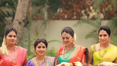 நடிகை சினேகாவின் தாய் - தந்தைக்கு நடந்த சஷ்டியப்த பூர்த்தி!  ஒன்று கூடிய உறவுகளுடன் களைகட்டிய கொண்ட்டாட்டம்! 