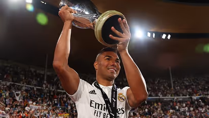 ആരാധകരുടെ കാസിം ഭായ് റയല് വിടുമോ? കാസിമിറോയ്ക്കായി കരുക്കള് നീക്കി മാഞ്ചസ്റ്റര് യുണൈറ്റഡ്; വിലയിട്ടു