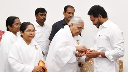 ఏపీ సీఎం జగన్ కు రాఖీ కట్టి... సోదర ప్రేమను చాటుకున్న మహిళా మంత్రులు (Photos)