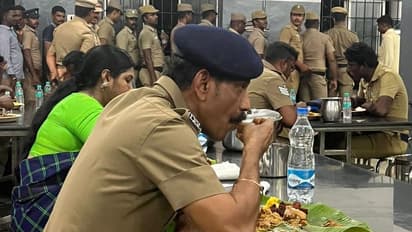 4000 போலீசாருக்கு கறி விருந்து... வாழையிலையில் மட்டன் பிரியாணி, ஒரு பிடி பிடித்த டிஜிபி சைலேந்திரபாபு..  