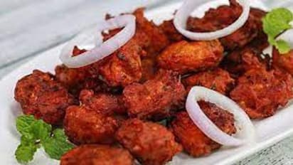 వేడి వేడి క్రిస్పీ చికెన్ పకోడీలు.. ఇలా చేస్తే ఎంత రుచిగా ఉంటాయో!