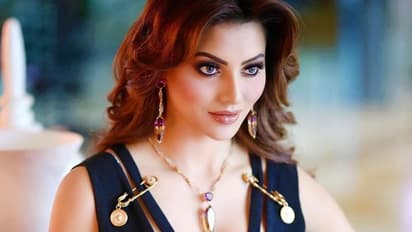 బాత్రూం వీడియో గురించి మేనేజర్ తో చర్చ.. హీరోయిన్ ఆడియో క్లిప్ లీక్, దుమ్మెత్తిపోస్తున్నారుగా 