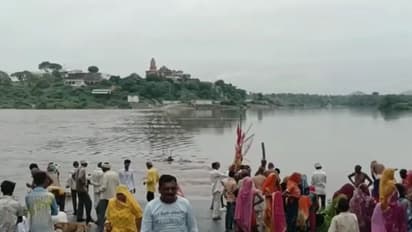 राजस्थान में जलप्रलय: बेणेश्वर धाम बना टापू, उदयपुर में बिगड़े हालात...कई लोग बारिश के कहर में फंसे