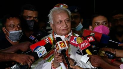 ഓർഡിനൻസുകൾ തുടരെ പുതുക്കുന്നത് ഭരണഘടനാ വിരുദ്ധം, സഭ വിളിച്ചു ചേർത്തത് നന്നായി: ഗവർണർ