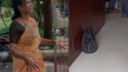 கள்ளக்காதலனுக்கு சொத்தை மாற்ற முயற்சி.. மருமகளை வெட்டி கொன்று தலையுடன் போலீஸ் ஸ்டேசனுக்கு வந்த மாமியார்