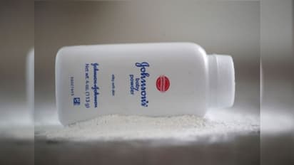 Johnson & Johnson Baby Powder: 2023 నుంచి మార్కెట్ నుంచి జాన్సన్ అండ్ జాన్సన్ బేబీ పౌడర్ కనిపించదు..కారణం ఇదే