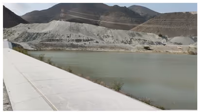 യുഎഇയില് വരും ദിവസങ്ങളില് മഴയ്ക്ക് സാധ്യത; ചില ഡാമുകള് തുറന്നു