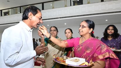 ప్రగతిభవన్‌లో రక్షాబంధన్ వేడుకలు.. కేసీఆర్, కేటీఆర్‌, హిమాన్షులకు రాఖీ కట్టిన సోదరీమణులు (ఫోటోలు)