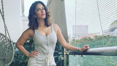 சன்னி லியோனுக்கு என்ன ஒரு தங்கமான மனசு..! ‘தெருநாய்களை காக்க வந்த தேவதை’ என புகழும் ரசிகர்கள்