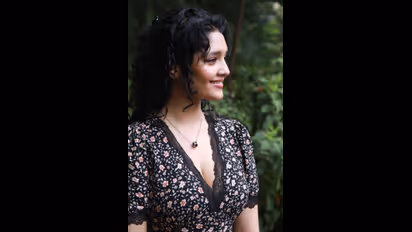 கொலை பட பிரஸ் மீட்டில் கொழு கொழுவென பப்ளி பேபியாக வந்த ரித்திகா சிங்... வைரலாகும் கிளாமர் கிளிக்ஸ்