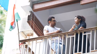 മകള്‍ക്കൊപ്പം 'ഹര്‍ ഘര്‍ തിരംഗ'യുടെ  ഭാഗമായി ആമിര്‍ ഖാനും