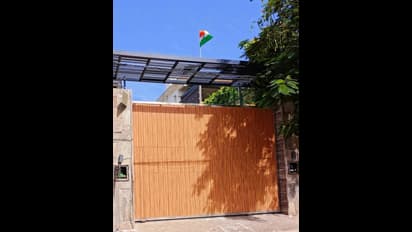 தளபதி வீட்டில் பறக்கும் தேசிய கொடி..! வைரலாகும் புகைப்படம்..!