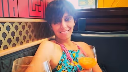 बचपन का प्यार.. भुला नहीं पाए, 24 साल बाद डेटिंग ऐप पर मिले, 3 साल डेट किया, अब सगाई हुई और अगले साल शादी