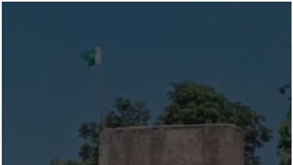 വീടിന് മുകളില് യുവാവ് ഉയര്ത്തിയത് പാക് പതാക, നിര്മ്മിച്ചത് ബന്ധുവായ യുവതി; മൂന്ന് പേര്ക്കെതിരെ കേസ്