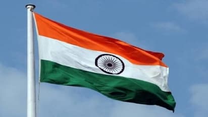 ಲಾಲ್ ಚೌಕ್ನಲ್ಲಿ ಗಣತಂತ್ರ ದಿನಾಚರಣೆ, 1990ರ ಬಳಿಕ ಮೊದಲ ಬಾರಿಗೆ ಅಂಗಡಿಗಳು ಓಪನ್!