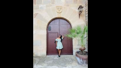 Aishwarya Rajesh: పొట్టి గౌనులో కిర్రాక్‌ పోజులు.. జబ్బలపై టాప్‌ జారిపోతుండగా టెంప్ట్ చేస్తున్న హాట్‌ బ్యూటీ 