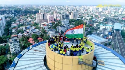 കൊച്ചിയുടെ വാനം തൊട്ട ത്രിവർണ പതാക!