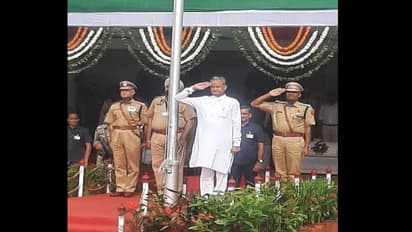 बढ़ते कोरोना केस के कारण राजस्थान में रद्द हुए कई कार्यक्रम, सीएम अशोक गहलोत भी ध्वजारोहण के बाद जल्दी निकले