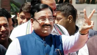 'ഇനി ഹലോ വേണ്ട, ഫോണെടുക്കുമ്പോൾ പറയണം വന്ദേമാതരം'; ബിജെപി മന്ത്രിയുടെ നിര്ദ്ദേശം