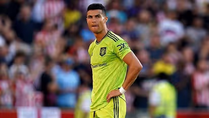 അങ്ങനെ സിആർ7 തറവാട്ടിന് പുറത്തേക്ക്? റൊണാൾഡോ യുണൈറ്റഡ് വിടാന് സാധ്യതയേറുന്നു