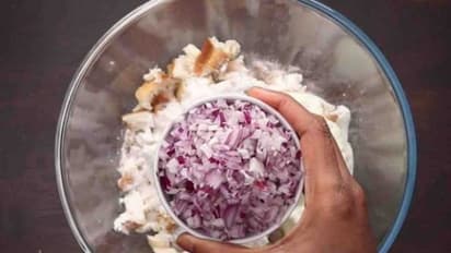 இந்த தீபாவளியை மகிழ்ச்சியாக கொண்டாட ஆரோக்கியமாக கீரை வடை ரெசிபி..! இப்படி ஒருமுறை செய்து அசத்துங்கள்..!