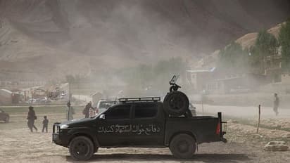 പ്രാർഥനക്കിടെ പള്ളിയിൽ ബോംബ് സ്ഫോടനം; കാബൂളിൽ 20 പേർ കൊല്ലപ്പെട്ടു