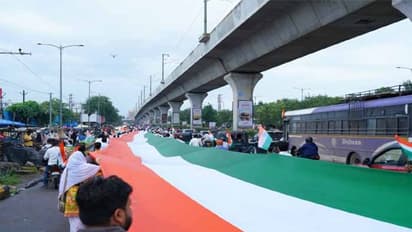 75 th Independence Day 2022:75 మీటర్ల పొడవైన జాతీయ పతాకంతో హైద్రాబాద్ లో ర్యాలీ