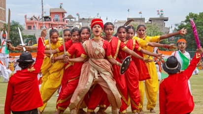 9 PHOTOS में देखें, महाराष्ट्र से बंगाल तक देशभर में कैसे मना 76वां स्वतंत्रता दिवस