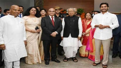 ఏపీ రాజ్ భవన్ లో ఎట్ హొం: హాజరైన సీఎం జగన్, చంద్రబాబు సహా ప్రముఖులు