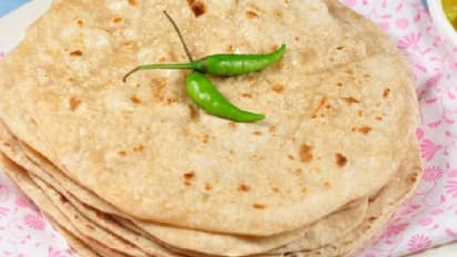 Easy Breakfast : രാത്രിയിലെ ചപ്പാത്തി ബാക്കിയുണ്ടോ? ഇതുവച്ച് എളുപ്പത്തില്‍ ബ്രേക്ക്ഫാസ്റ്റ് തയ്യാറാക്കാം...