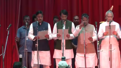 Bihar Cabinet: ಸಚಿವನಾಗಿ ಪ್ರಮಾಣ ವಚನ ಸ್ವೀಕರಿಸಿದ ಲಾಲೂ ಪ್ರಸಾದ್‌ ಹಿರಿಯ ಪುತ್ರ ತೇಜ್‌ ಪ್ರತಾಪ್‌!