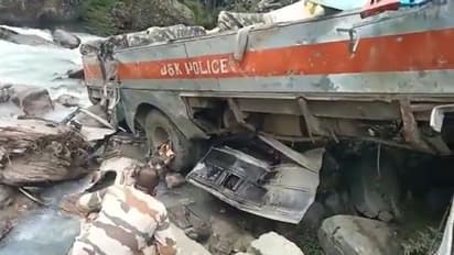 Bus carrying 39 soldiers falls into gorge in J&K's Pahalgam, 7 dead