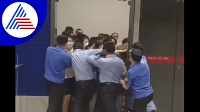 ಕೋವಿಡ್‌: ದಿಢೀರ್ ಐಕಿಯಾ ಮುಚ್ಚಲು ಮುಂದಾದ ಚೀನಾ: ಮಾಲ್‌ನಿಂದ ಜನ ಓಡುತ್ತಿರುವ ವಿಡಿಯೋ ವೈರಲ್‌