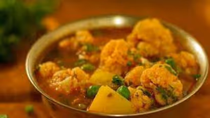 ఆలూ క్యాలీఫ్లవర్ మసాలా కూర.. ఇలా ట్రై చెయ్యండి!