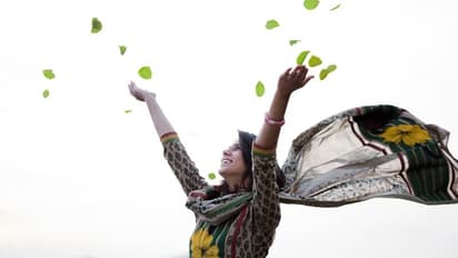 സ്വാതന്ത്ര്യത്തെക്കുറിച്ച് സ്ത്രീ സംസാരിച്ചാല്‍ അവള്‍ ഫെമിനിച്ചി, മിണ്ടാതിരുന്നാല്‍ കുലസ്ത്രീ! 