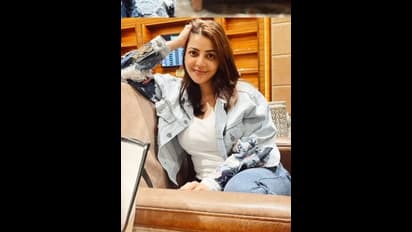 செம்ம கியூட்... முதல் முறையாக குழந்தை முகத்தை ரசிகர்களுக்கு காட்டிய காஜல் அகர்வால்! வைரல் போட்டோஸ்..!