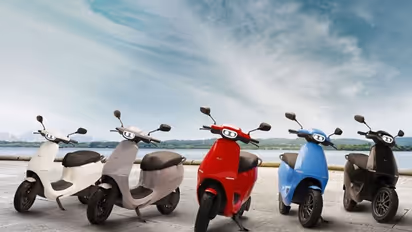 ಓಲಾದ ಹೊಸ ಎಲೆಕ್ಟ್ರಿಕ್ ಸ್ಕೂಟರ್ ಓಲಾ ಎಸ್1 ಬಿಡುಗಡೆ, 2024ರಲ್ಲಿ ಬರಲಿದೆ ಓಲಾ ಕಾರು!