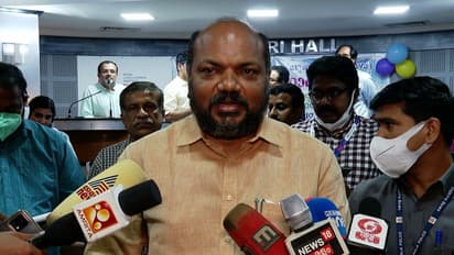 'മന്ത്രി അതൃപ്തി അറിയിച്ചു, സസ്പെൻഡ് ചെയ്യുന്നു'; കമ്മീഷണറുടെ ഉത്തരവിനെതിരെ പി.രാജീവ്