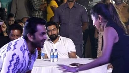 'விருமன்' பட சக்ஸஸ் மீட்டில்... குட்டை உடையில் நடிகர் கார்த்தியுடன் கபடி விளையாடிய அதிதி ஷங்கர்! வீடியோ!