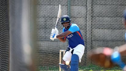 ദക്ഷിണാഫ്രിക്കയ്‌ക്കെതിരെ ആദ്യ ഏകദിനത്തില്‍ ഇന്ത്യക്ക് ടോസ്; സഞ്ജു ടീമില്‍, യുവതാരം അരങ്ങേറ്റത്തിന്