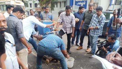 ആവശ്യത്തിന് ടാര് പോലും ഇല്ല; പുതുതായി നിര്മ്മിച്ച പകുതി റോഡുകളിലും കുഴിയെന്ന് വിജിലൻസ്