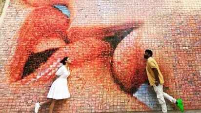 Photos and videos: Nayanthara, Vignesh Shivan's romantic vacay in Barcelona; couple poses at the Kiss Wall