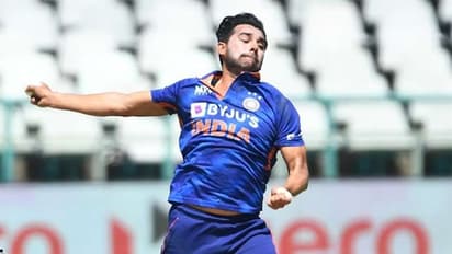 യോര്‍ക്കര്‍ എറിയാനറിയുന്ന ആരുമില്ലേ നമ്മുടെ ടീമില്‍; വീണ്ടും തല്ലുമാല, രോക്ഷാകുലരായി ആരാധകര്‍ 