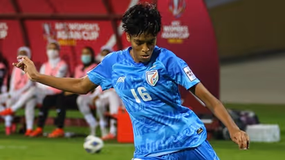 প্রথম ভারতীয় ফুটবলার হিসেবে খেললেন উয়েফা চ্যাম্পিয়ন্স লিগে, ইতিহাসের পাতায় মনীষা কল্যাণ