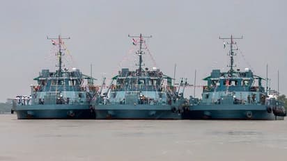 ইলিশের খোঁজে গিয়ে ফের বিপত্তি, ১৮ জন মৎস্যজীবী সহ নিখোঁজ ট্রলার