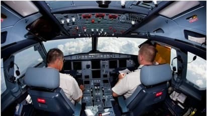 'മറ്റൊരിടത്ത് ജോലി ചെയ്തവരെ ജോലിക്കെടുക്കുന്നില്ല'; എയർലൈനുകൾക്കെതിരെ പരാതിയുമായി പൈലറ്റുമാരുടെ സംഘടന